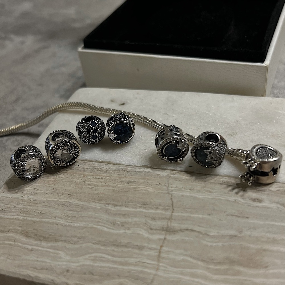 Pandora O crown charm bracelet + 6 charms